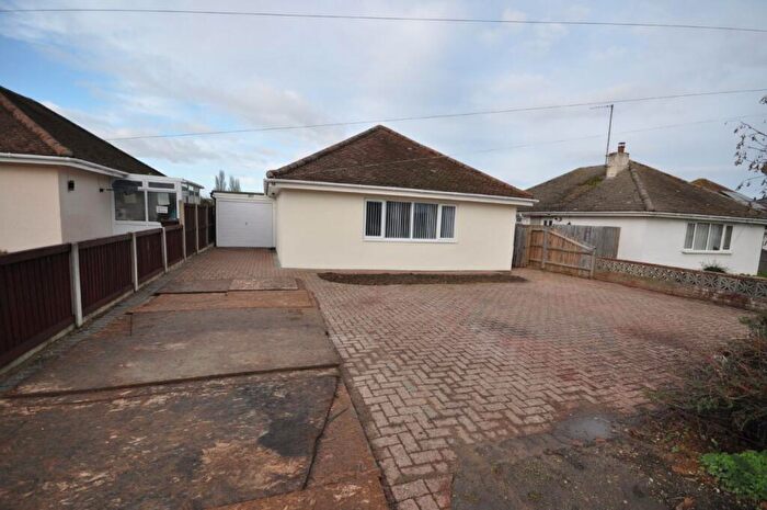 3 Bedroom Detached Bungalow For Sale In Walton Road, Walton-on-the-naze, CO14
