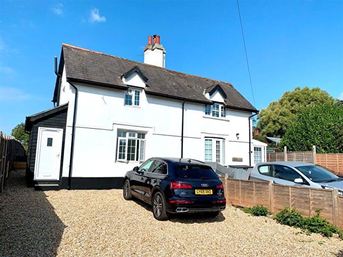 2 Bedroom Property To Rent In North End Road, Yapton, BN18