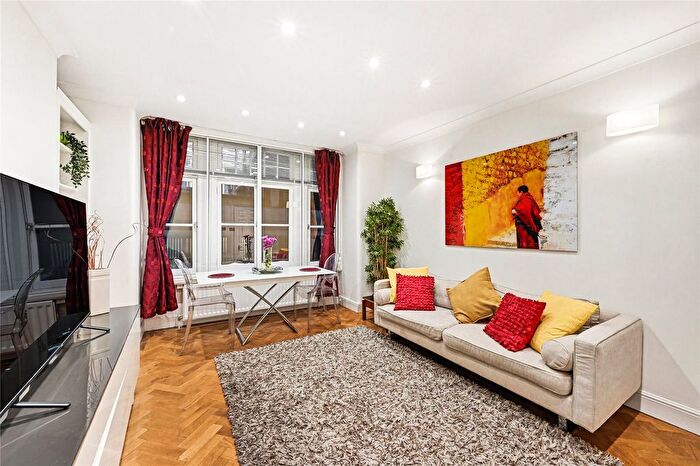 2 Bedroom Flat To Rent In Cavendish Buildings, Gilbert Street, W1K
