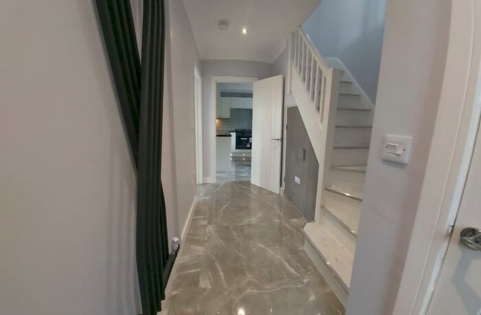 3 Bedroom House To Rent In Pantycelyn Road, Townhill, Swansea, SA1