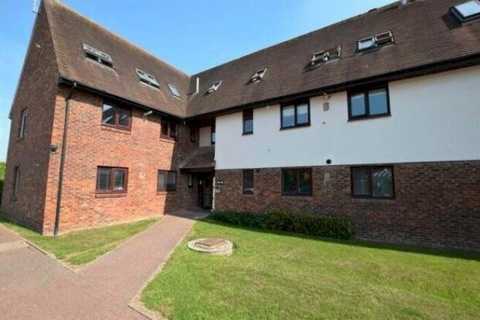 1 Bedroom Flat To Rent In Abbotsleigh Road, Chelmsford, CM3