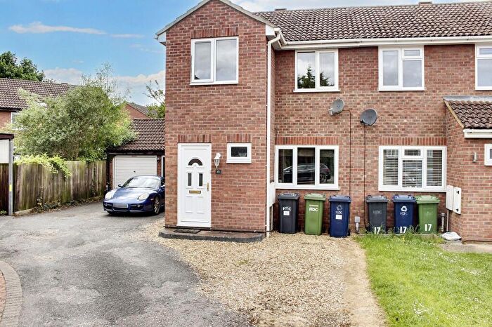 3 Bedroom End Of Terrace House To Rent In Raleigh Close, Eaton Socon, PE19