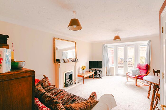 3 Bedroom Town House For Sale In Parnell Road, Stoke Park, Bristol, BS16