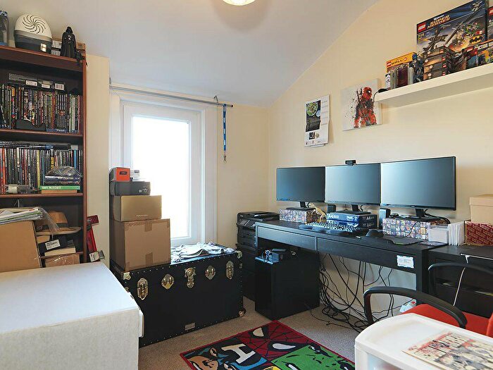 4 Bedroom Flat To Rent In Fleming Road, London, SE17