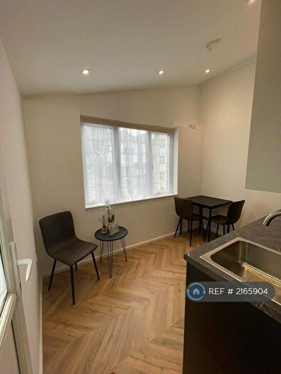 Studio To Rent In Warwick Avenue, Edgware, HA8