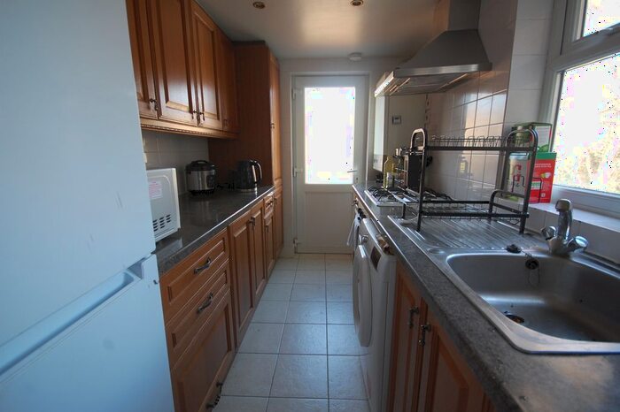 4 Bedroom Maisonette To Rent In Greenside Road, London, W12