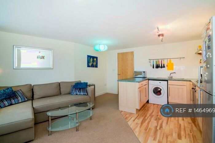 1 Bedroom Flat To Rent In Holmes Road, London, NW5
