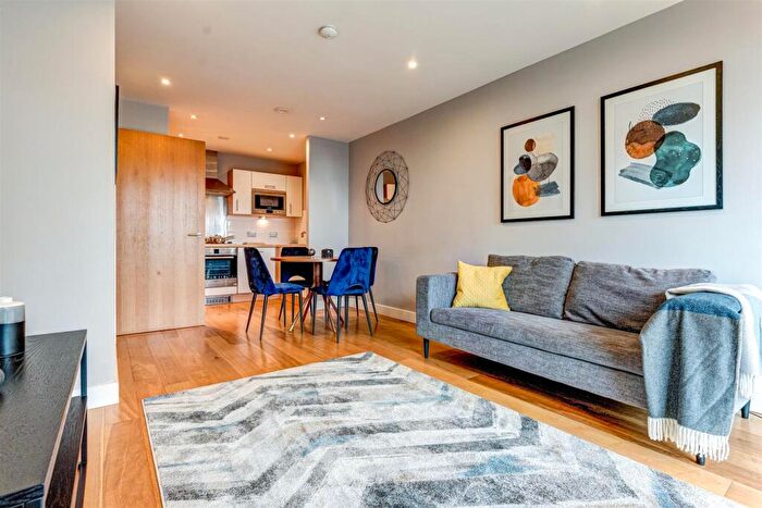 1 Bedroom Flat To Rent In Meridian Plaza, Bute Terrace, Cardiff, CF10