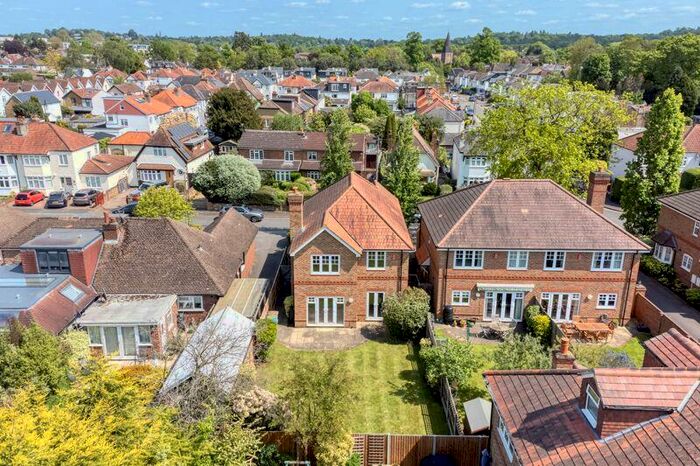 4 Bedroom Detached House To Rent In Green Lane, Hersham, KT12