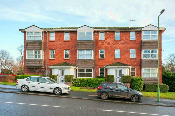 2 Bedroom Apartment To Rent In Flat Gadebridge Court, Warners End Road, Hemel Hempstead, Herts, HP1
