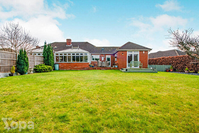 4 Bedroom Bungalow For Sale In Orchard Drive, Meopham, DA13