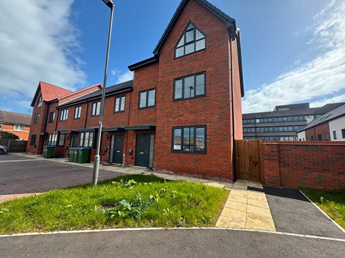 5 Bedroom Property To Rent In Francis Avenue, Aylesbury, HP21