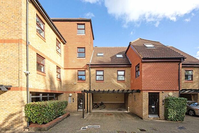 1 Bedroom Flat To Rent In Pursewardens Close, Ealing, W13