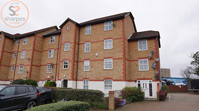 1 Bedroom Flat To Rent In Kennet Square, Mitcham, Surrey, CR4