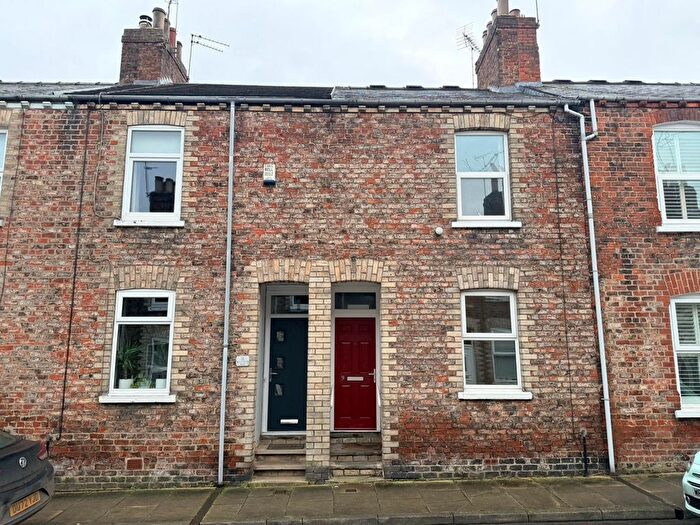 2 Bedroom Terraced House For Sale In Lower Ebor Street, York, YO23