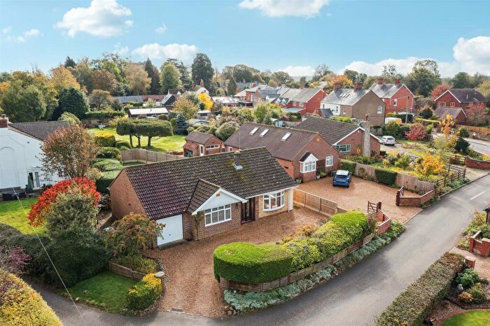 2 Bedroom Detached Bungalow For Sale In Ivy Lane, Stewkley, Buckinghamshire, LU7