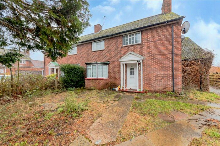 4 Bedroom Semi-Detached House To Rent In Sefton Close, Stoke Poges, SL2