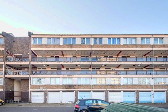 3 Bedroom Flat To Rent In Burritt Road, Norbiton, Kingston Upon Thames, KT1