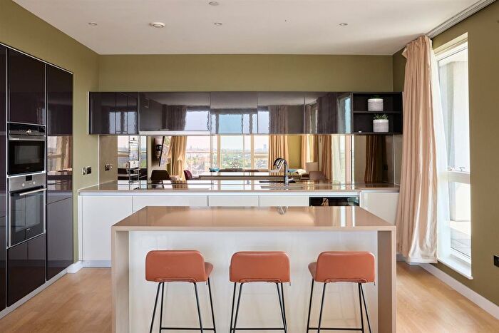 3 Bedroom Flat For Sale In Hyperion Tower, Brentford, TW8