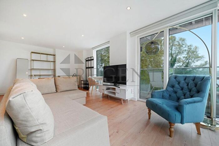 1 Bedroom Apartment To Rent In Riverside Apartments, Goodchild Road, N4