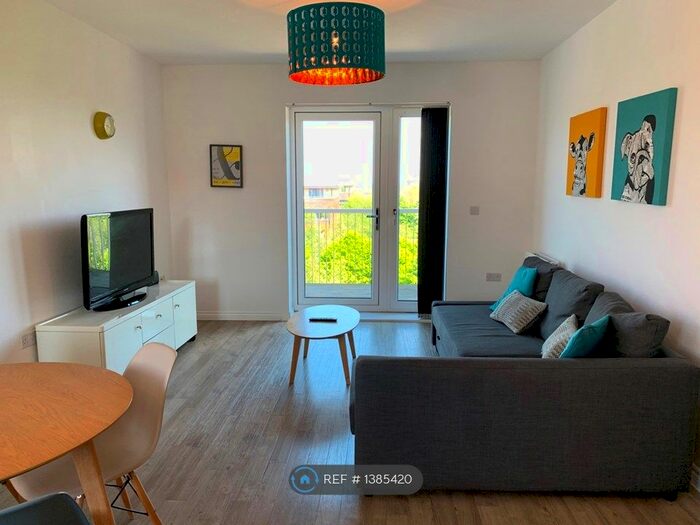 2 Bedroom Flat To Rent In Columbia Place, Milton Keynes, MK9