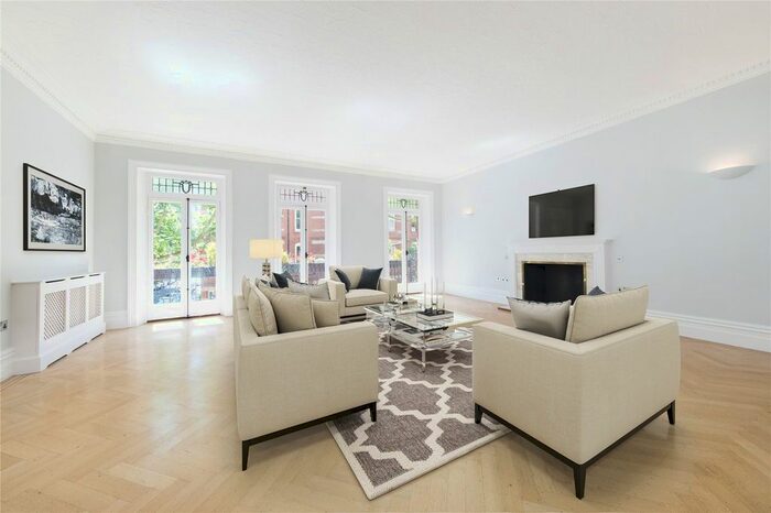 4 Bedroom Flat To Rent In Bramham Gardens, Earl's Court, Kensington And Chelsea, London SW5