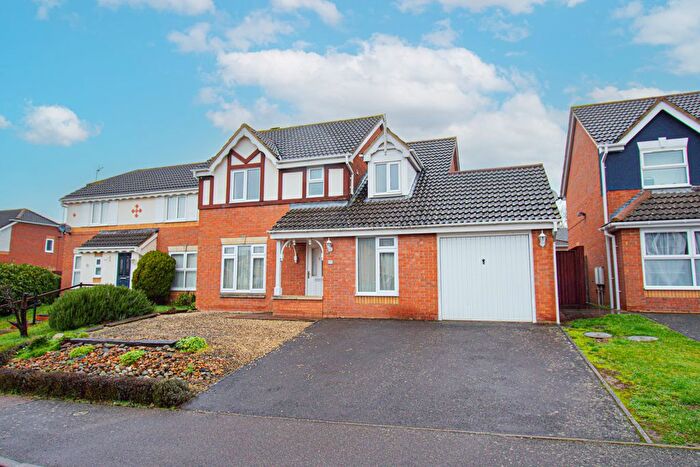 4 Bedroom Detached House For Sale In Middle Grass, Irthlingborough, NN9