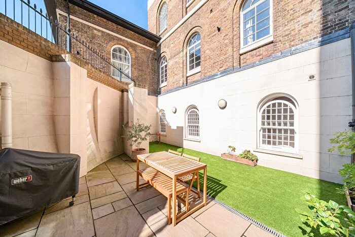 2 Bedroom Flat For Sale In Clerkenwell House, Hilda Road, Southall, UB2