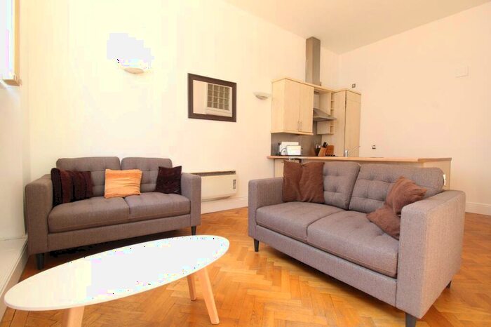 1 Bedroom Flat To Rent In Eastgate, Leeds, West Yorkshire, Uk, LS2