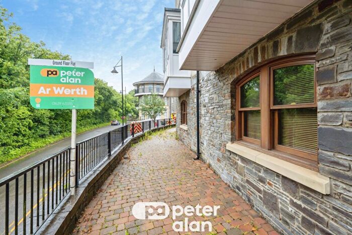 2 Bedroom Flat For Sale In Meadow Bank, Llandarcy, Neath, SA10