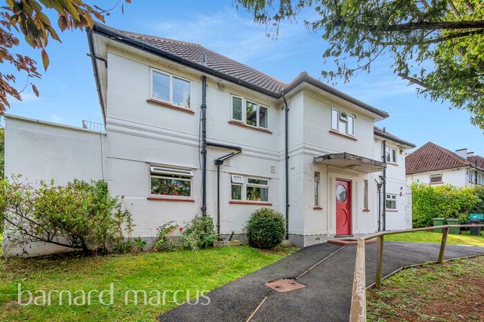 2 Bedroom Apartment For Sale In Manor Green Road, Epsom, KT19