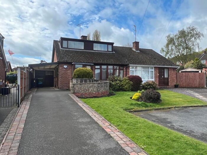 3 Bedroom Semi Detached House For Sale In Rose Avenue, Kingswinford, DY6