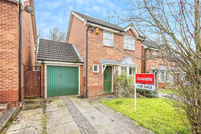 3 Bedroom Detached House For Sale In Woodridge Avenue, Quinton, Birmingham, B32