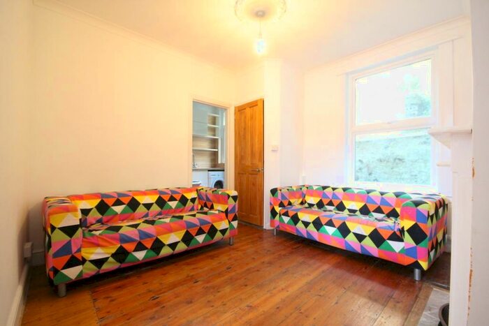 5 Bedroom House To Rent In Milner Road, Brighton, BN2