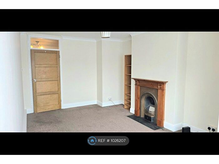 2 Bedroom Flat To Rent In Higham Road, Woodford Green, IG8