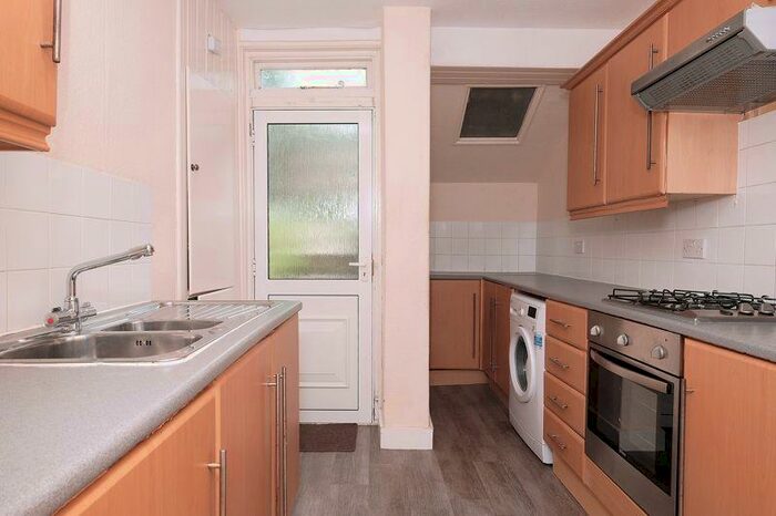 4 Bedroom House Of Multiple Occupation To Rent In Mafeking Road, Brighton, BN2