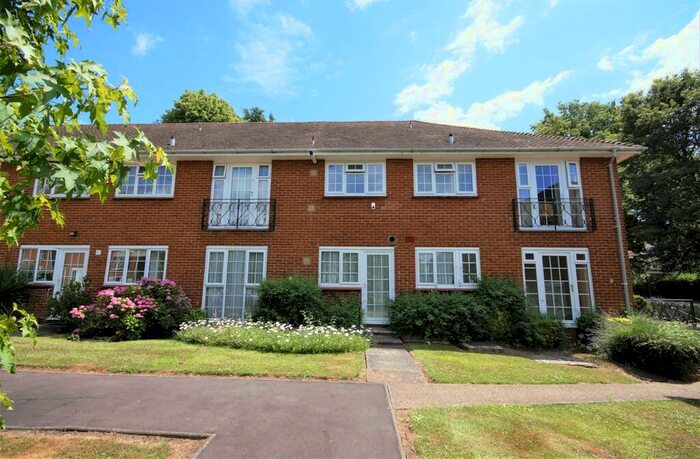 2 Bedroom Ground Maisonette To Rent In Barrowdene Close, Pinner, HA5
