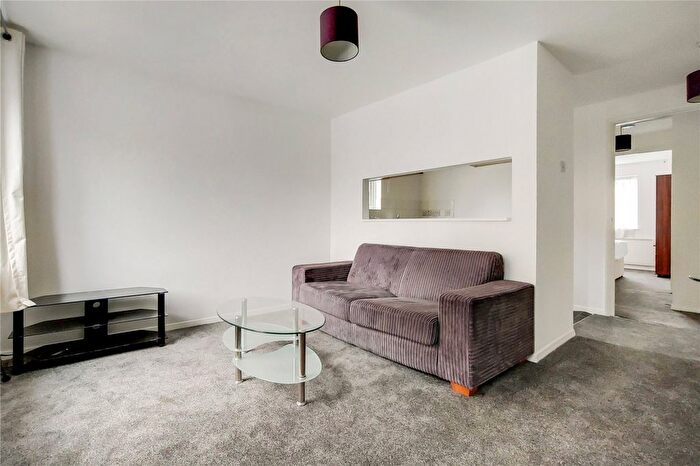 1 Bedroom Flat To Rent In Achilles Close, London, SE1