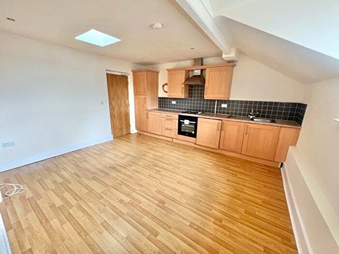 1 Bedroom Property To Rent In Landown House, Halifax, HX1
