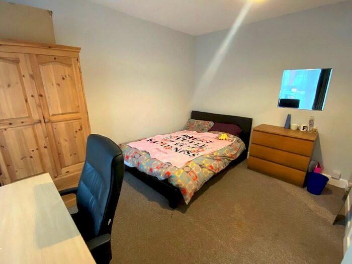 4 Bedroom Terraced House To Rent In Bath Road, Southsea, PO4