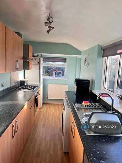 3 Bedroom End Of Terrace House To Rent In Oaklands Drive, Hessle, HU13