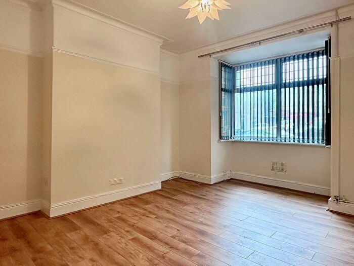 3 Bedroom Terraced House To Rent In Rhyddings Park Road, Brynmill, SA2