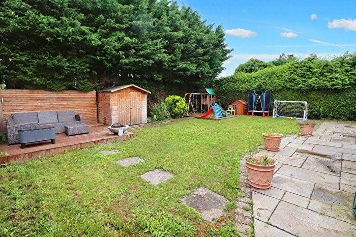 5 Bedroom Detached House To Rent In Alexandra Road, Chipperfield, Kings Langley, Hertfordshire, WD4