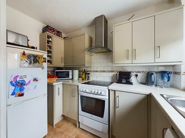 1 Bedroom Flat For Sale In Hadrians Court, Peterborough, PE2