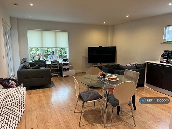 2 Bedroom Flat To Rent In Cube Apartments, London, SW11