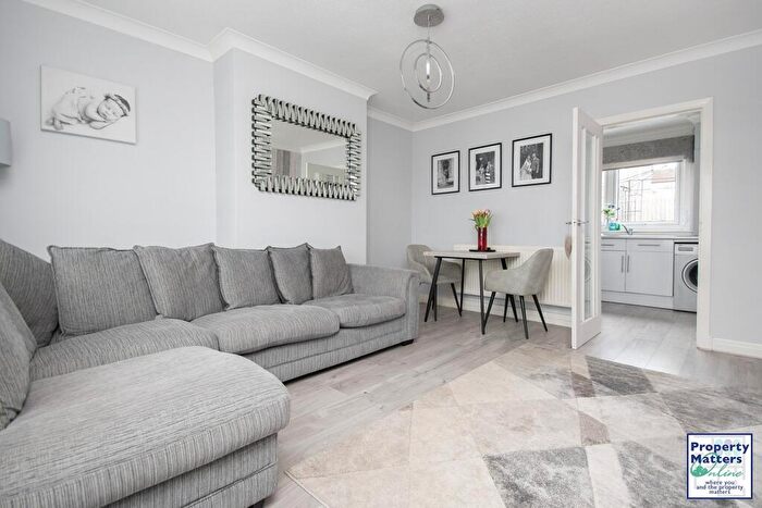 3 Bedroom Terraced House For Sale In Avisyard Avenue, Cumnock, KA18