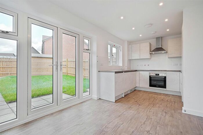 3 Bedroom Semi-Detached House To Rent In Wilks Road, Crowthorne, Berkshire, RG45