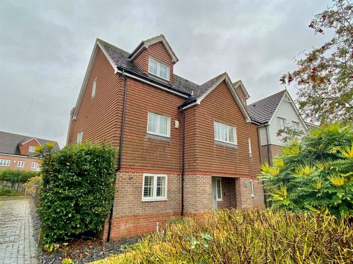 5 Bedroom Detached House To Rent In Discovery Drive, Kings Hill, ME19