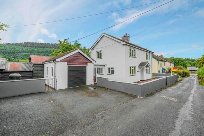 3 Bedroom Detached House To Rent In Presteigne, Radnorshire, LD8