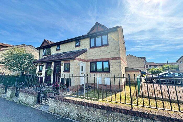 1 Bedroom Flat For Sale In Warrilow Close, Worle, Weston Super Mare - No Onward Chain, BS22